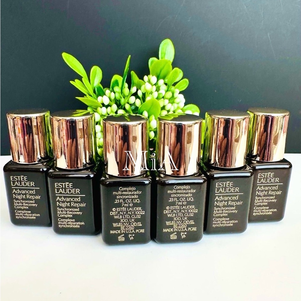 Estée Lauder Advanced Night Repair Serum Mini 6pcs, 7ml each (Value $105) - Picture 2 of 3